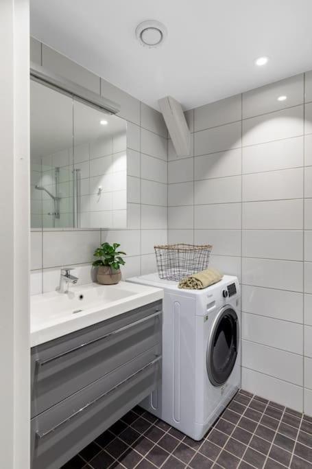 1-Roms Toppleilighet Pa Tangen/Bystranda Appartement Kristiansand Buitenkant foto